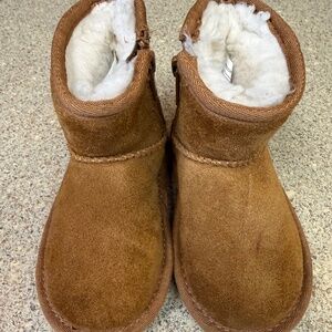 Kookaburra by Uggs